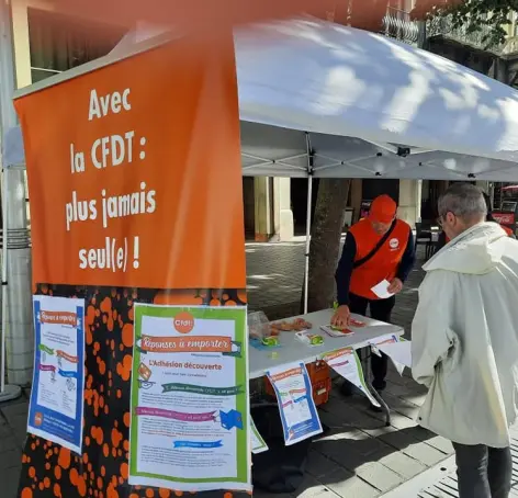 Réponses à emporter CFDT stand